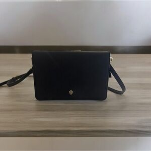Tory Burch crossbody bag. Good condition.